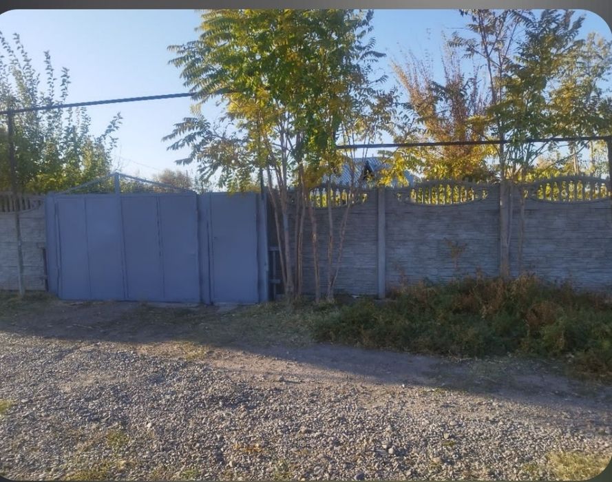 Продается дом с большим участком