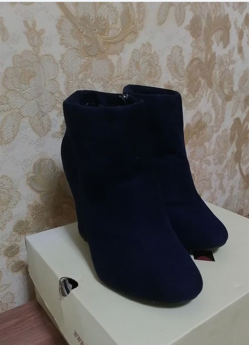 Женская пальто и обувь 5999