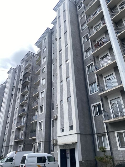 Döm srochna sotiladi 10.000$