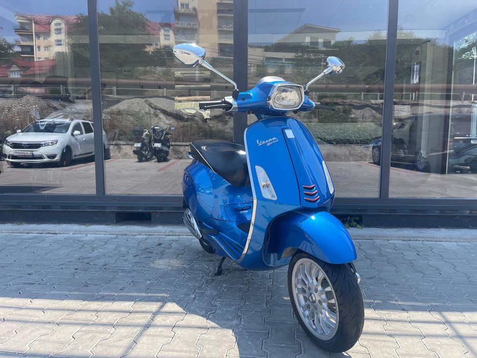 Vespa Sprint - 49 cc - Transport Gratuit - Garantie -