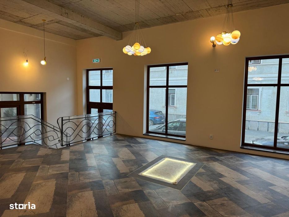 Spatii comerciale , Ultracentral