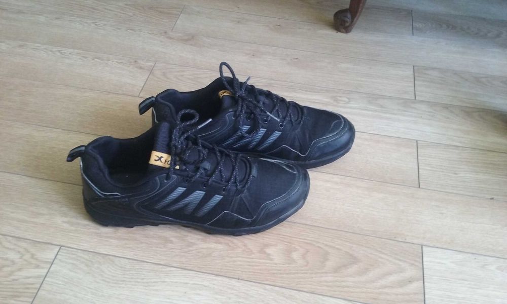 adidasi pantofi de sport barbati 43,5