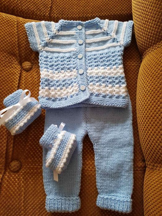 Бебешки плетени комплекти