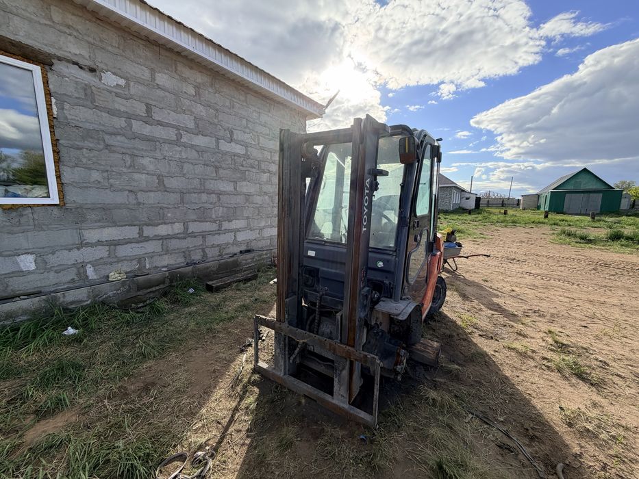 Продам вилочный погручик Тойота