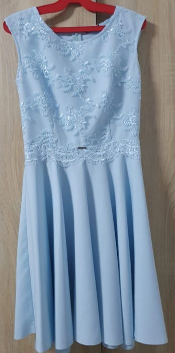 Vând rochie elegantă  albastru deschis