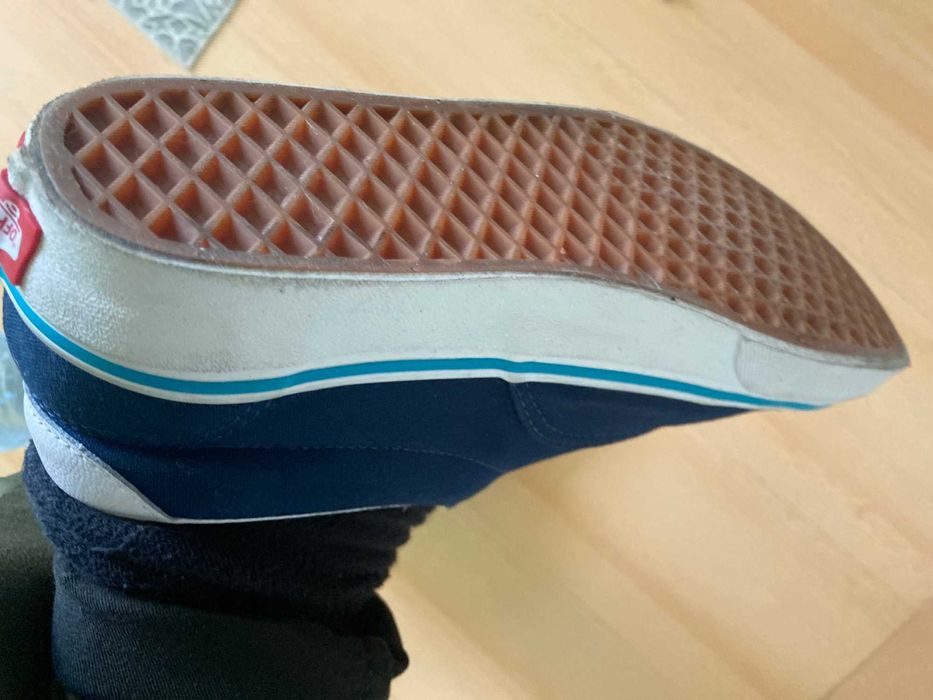 Обувки - Vans Era