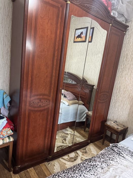 Спальный гарнитур