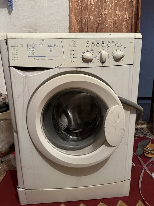 Продам стиральную машину на запчасти