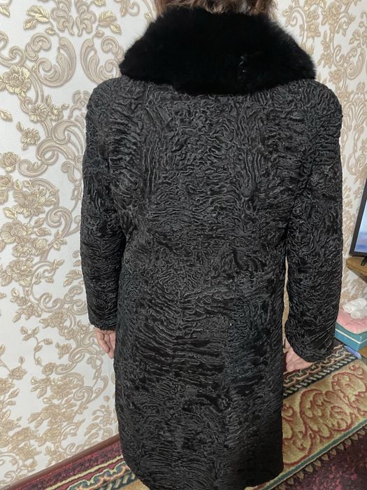 Шуба из натурального каракуля