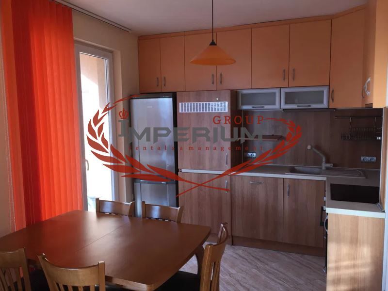 Дава се под наем Тристаен апартамент в Варна, Възраждане 1 - 90 кв.м за 612 € - Снимка #2