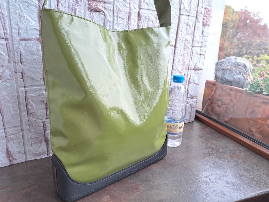 дамска чанта зелена лачена торба