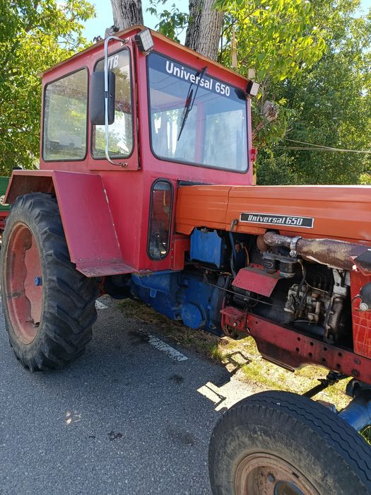 Vând tractor U650