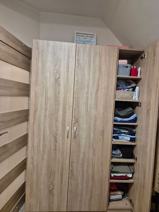 Гардероб от масивна дървесина - поръчков