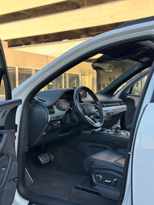 Audi Q7  S line an 2017 dotari full servisata top