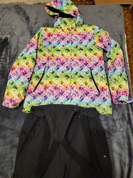 Продаю костюм лыжный 25000