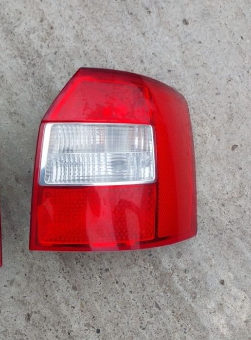 Stop dreapta AUDI A4 B6 MODEL BREAK 2001-2004 complet cu soclu