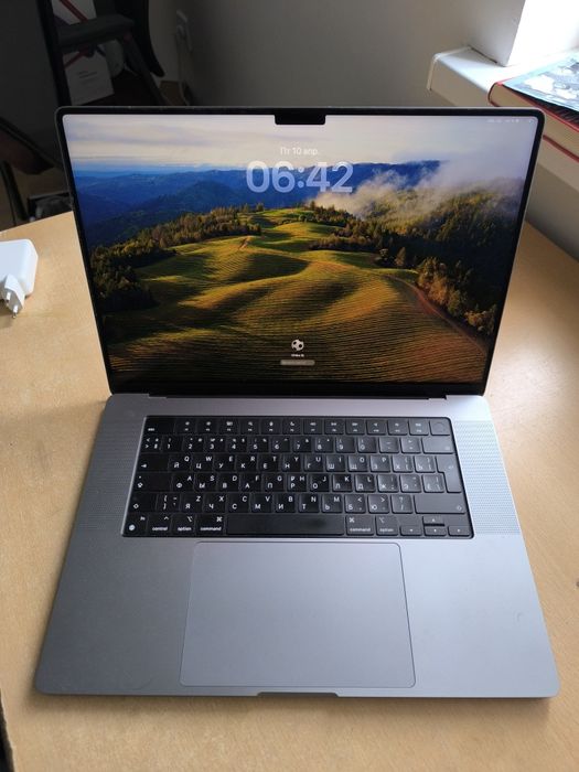 Продаю MacBook Pro 16
