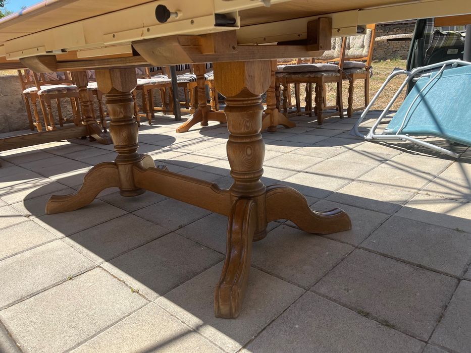 Трапезна маса със шест стола