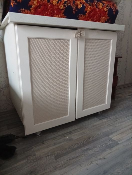 Шкаф,почти новая