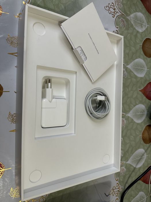 MacBook Air M1 8/256 GB