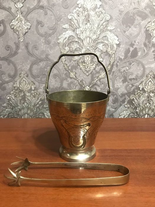 Наборы мельхиор чайно кофейные.Ведро для шампанского.Масленка помидор