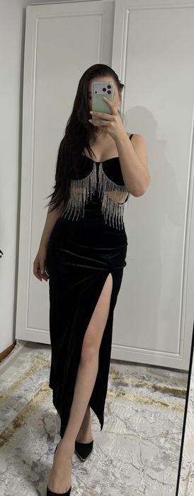 Платье со стразами 7.000 тг