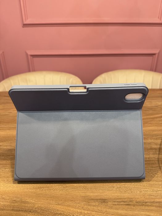 Husă Vobafe cu Tastatură pentru iPad Air 11” – M2/M3 (2024/2025)