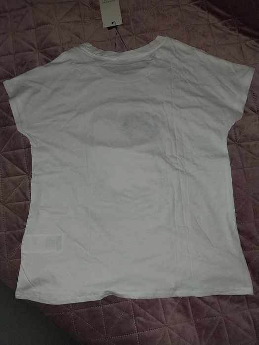 Тениска с бродерия