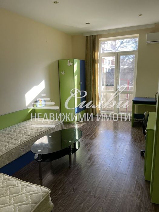 Дава се под наем Тристаен апартамент в Шумен, Център - 68 кв.м за 382.5 € - Снимка #4