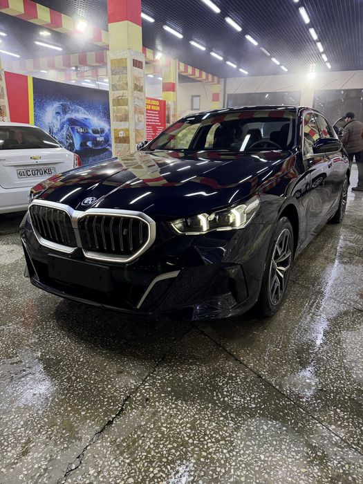 BMW i5 edrive 40L
