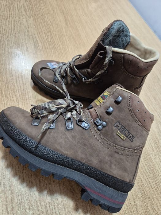 Bocanci  munte Meindl talpic 26 cm