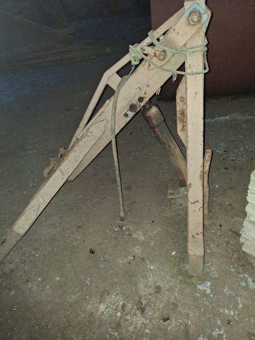 Încărcător de spate cu două cupe   3500 ușor negociabil