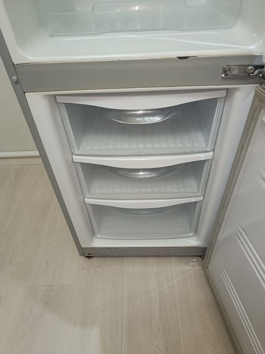 Продам Холодильник Samsung