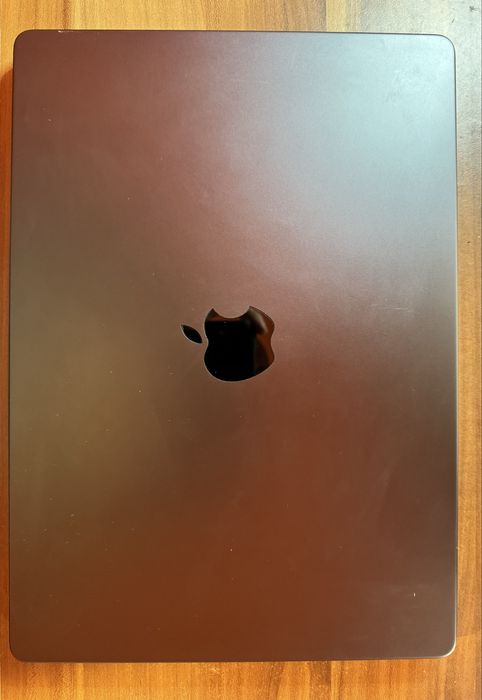 MacBook Pro M3 Pro 18gb ram ssd 512