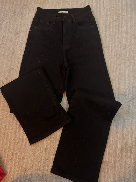 Дънки с камъчета, панталони