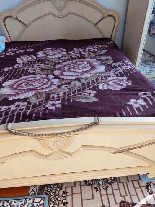 Спальный гарнитур