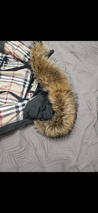 Продам парку Burberry в цвете хаки