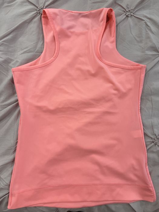 Потници Avin.