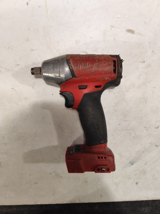 Безчетков акумулаторен гайковерт Милуоки Milwaukee M18 FIWF12