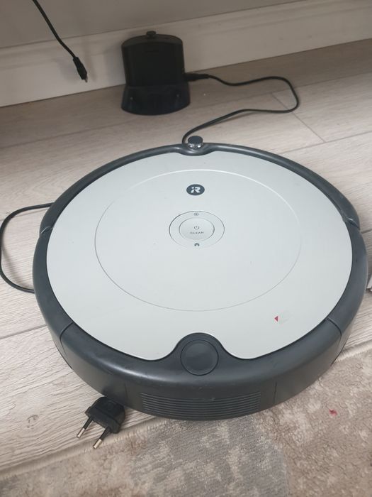 Робот пылесос iRobot Roomba 698