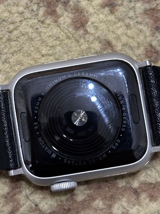 Apple Watch SE хорошем состаяние