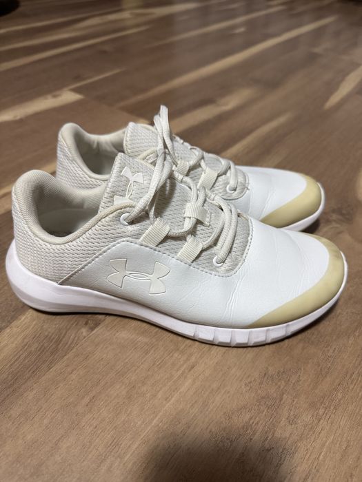 Дамски маратонки Under Armour