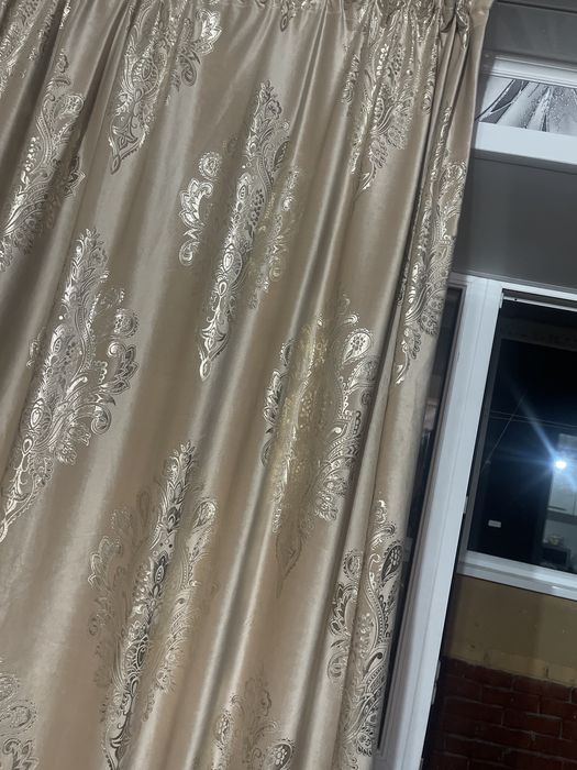 Продам шторы. Очень красивые.щ