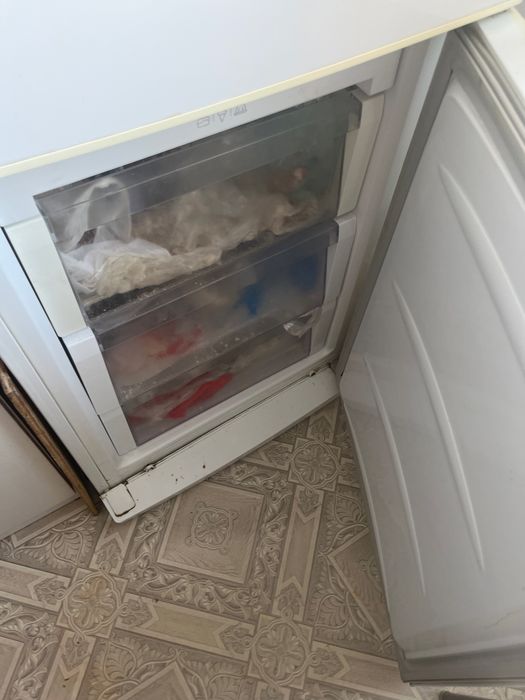 Холодильник с морозильником