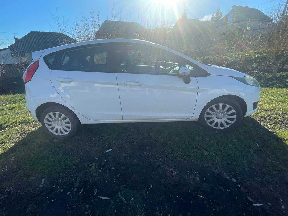 Masina ford fiesta
