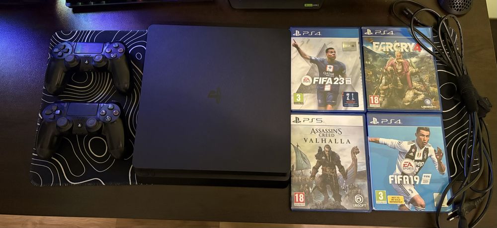 Продавам  PS4 Slim 1TB
