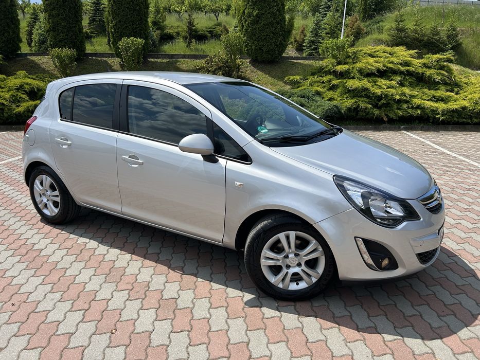 -Opel corsa facelift-2011-1.4benzina-101cai-euro5-adusa din germania-