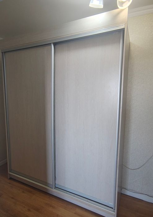 Шкаф купе в хорошем состоянии