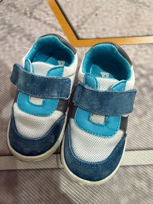 Детские кроссовки