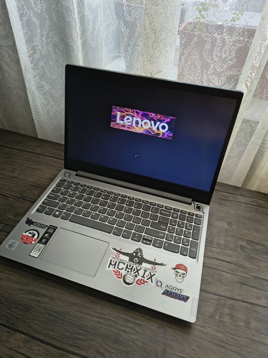 Laptop Lenovo IdeaPad in stare foarte buna